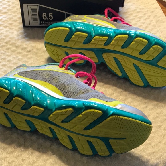 Under Armour shoes - Picture 3 of 4